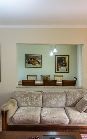 Casa à venda com 310m², 4 quartos e 10 vagas Casa à venda com 310m², 4 quartos e 10 vagasSala
