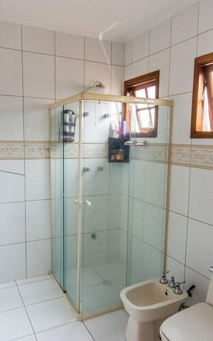 Casa à venda com 310m², 4 quartos e 10 vagas Casa à venda com 310m², 4 quartos e 10 vagasSuíte
