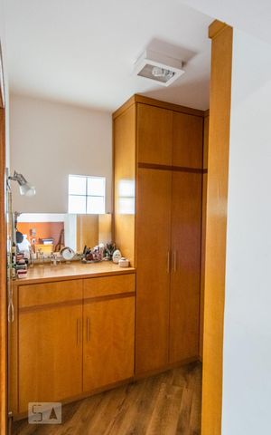 Casa à venda com 310m², 4 quartos e 10 vagas Casa à venda com 310m², 4 quartos e 10 vagasSuíte