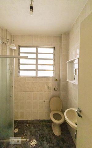 Studio à venda com 42m², 2 quartos e sem vaga Studio à venda com 42m², 2 quartos e sem vagaBanheiro
