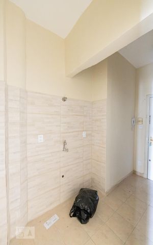 Studio à venda com 42m², 2 quartos e sem vaga Studio à venda com 42m², 2 quartos e sem vagaQuarto