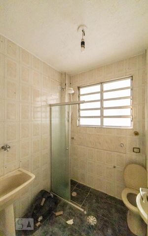 Studio à venda com 42m², 2 quartos e sem vaga Studio à venda com 42m², 2 quartos e sem vagaBanheiro