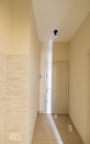Studio à venda com 42m², 2 quartos e sem vaga Studio à venda com 42m², 2 quartos e sem vagacorredor