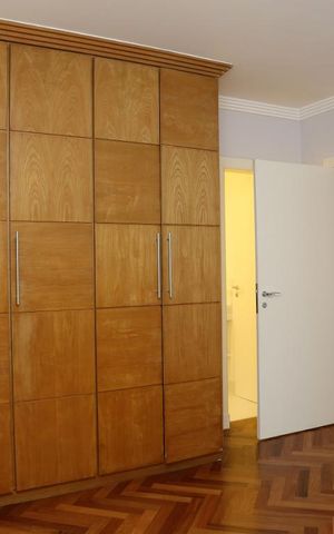 Casa de condomínio à venda com 670m², 4 quartos e 4 vagasSuíte 1