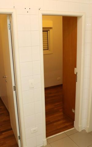 Casa de condomínio à venda com 670m², 4 quartos e 4 vagasQuarto de Serviço