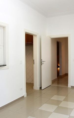 Casa de condomínio à venda com 670m², 4 quartos e 4 vagasCopa
