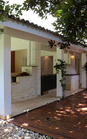 Casa de condomínio à venda com 670m², 4 quartos e 4 vagasÁrea Externa