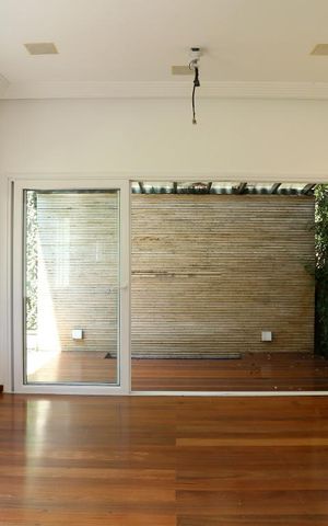 Casa de condomínio à venda com 670m², 4 quartos e 4 vagasEscritório