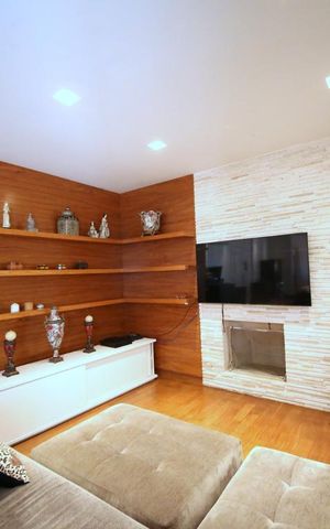 Apartamento à venda com 253m², 4 quartos e 5 vagasSala 