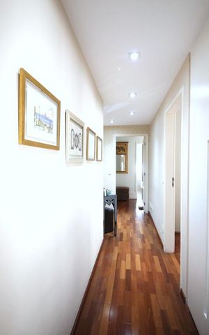 Apartamento à venda com 253m², 4 quartos e 5 vagasCorrerdor 