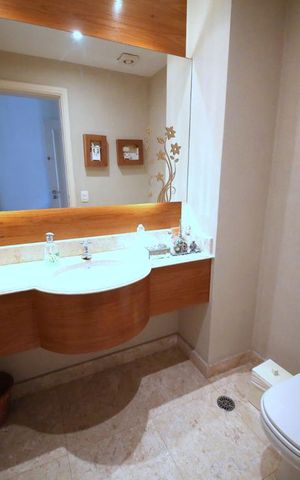 Apartamento à venda com 253m², 4 quartos e 5 vagasLavabo