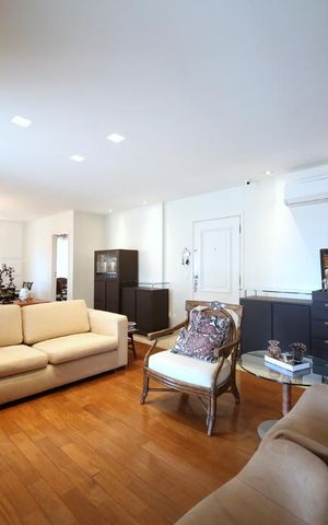 Apartamento à venda com 253m², 4 quartos e 5 vagasSala