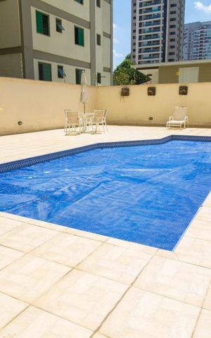 Apartamento à venda com 272m², 4 quartos e 4 vagas Apartamento à venda com 272m², 4 quartos e 4 vagasÁrea comum - Piscina