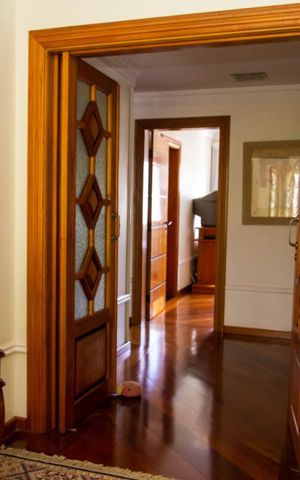 Casa de condomínio à venda com 586m², 4 quartos e 3 vagasHall da escada
