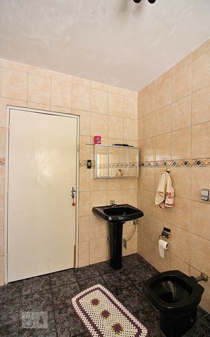 Casa à venda com 125m², 4 quartos e 4 vagasBanheiro Social 1