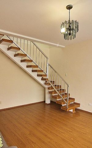 Casa à venda com 125m², 4 quartos e 4 vagasSala 
