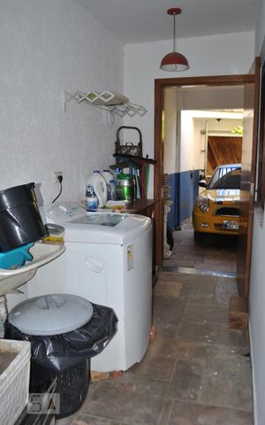 Casa para alugar com 300m², 3 quartos e 3 vagasÁrea de serviço