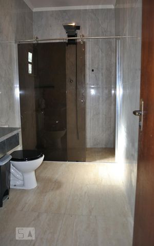 Casa para alugar com 300m², 3 quartos e 3 vagasQuarto 1 - suíte