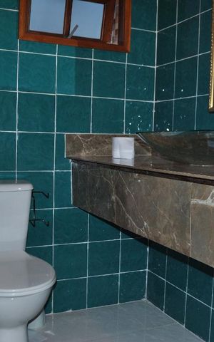 Casa para alugar com 300m², 3 quartos e 3 vagasLavabo