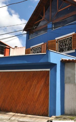 Casa para alugar com 300m², 3 quartos e 3 vagasFachada