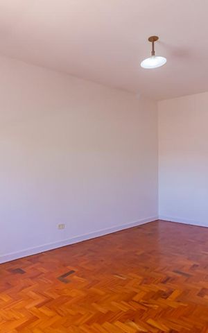 Casa para alugar com 180m², 4 quartos e 1 vaga Casa para alugar com 180m², 4 quartos e 1 vagaSuíte