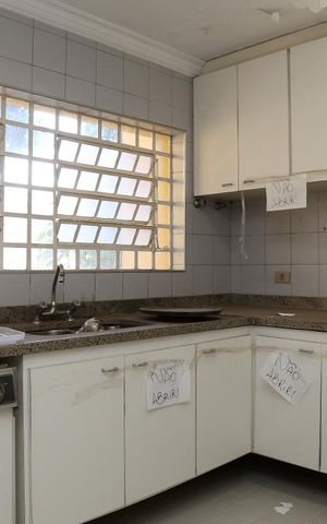 Casa à venda com 980m², 4 quartos e 4 vagasCozinha 