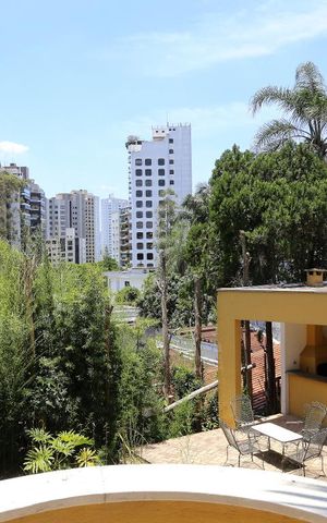 Casa à venda com 980m², 4 quartos e 4 vagasVista da Suíte 3