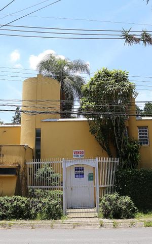 Casa à venda com 980m², 4 quartos e 4 vagasFachada 