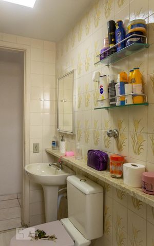 Apartamento para alugar com 68m², 2 quartos e 1 vaga Apartamento para alugar com 68m², 2 quartos e 1 vagaBanheiro