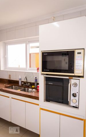 Casa à venda com 250m², 3 quartos e 2 vagas Casa à venda com 250m², 3 quartos e 2 vagasCozinha