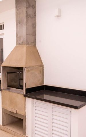 Casa à venda com 250m², 3 quartos e 2 vagas Casa à venda com 250m², 3 quartos e 2 vagasQuintal gourmet