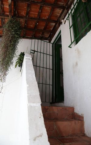 Casa à venda com 87m², 2 quartos e 1 vagaEscada