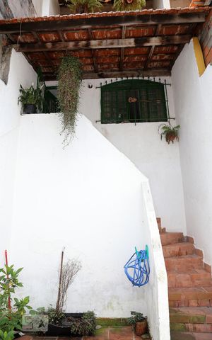 Casa à venda com 87m², 2 quartos e 1 vagaEscada