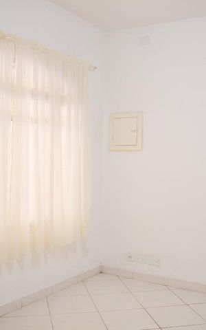Casa à venda com 145m², 2 quartos e 2 vagas Casa à venda com 145m², 2 quartos e 2 vagasSala