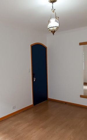 Casa à venda com 380m², 3 quartos e 5 vagas Casa à venda com 380m², 3 quartos e 5 vagasQuarto