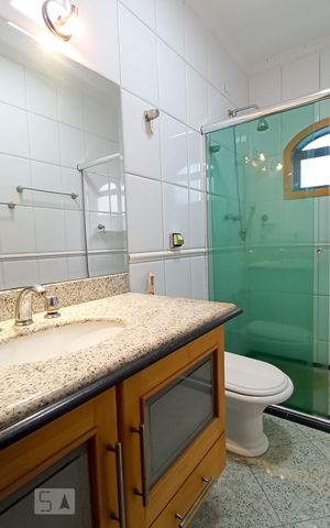 Casa à venda com 380m², 3 quartos e 5 vagas Casa à venda com 380m², 3 quartos e 5 vagasBanheiro social