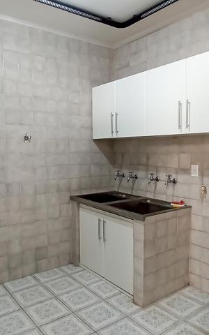 Casa à venda com 380m², 3 quartos e 5 vagas Casa à venda com 380m², 3 quartos e 5 vagasCozinha