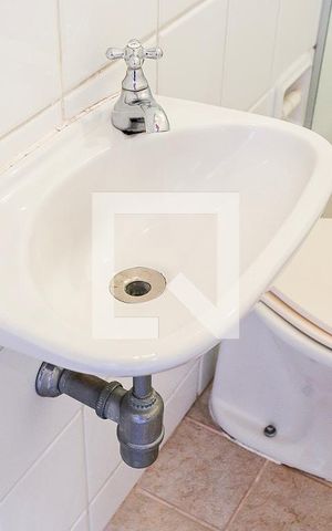 Casa para alugar com 90m², 3 quartos e 1 vaga Casa para alugar com 90m², 3 quartos e 1 vagaPia do Banheiro de Serviço