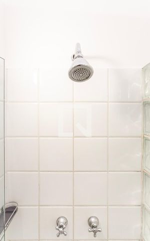 Casa para alugar com 90m², 3 quartos e 1 vaga Casa para alugar com 90m², 3 quartos e 1 vagaChuveiro do Banheiro