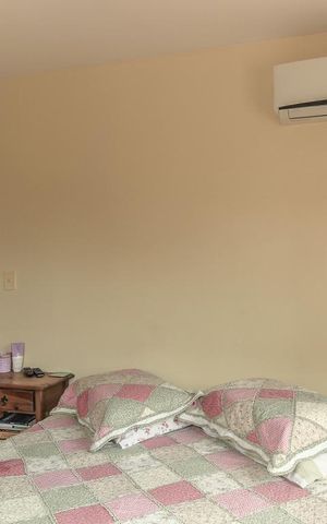 Casa de condomínio à venda com 195m², 3 quartos e 2 vagas Casa de condomínio à venda com 195m², 3 quartos e 2 vagasSuíte