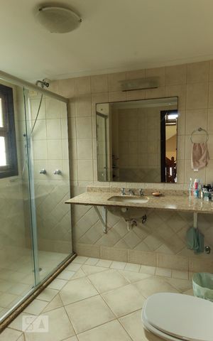 Casa de condomínio à venda com 195m², 3 quartos e 2 vagas Casa de condomínio à venda com 195m², 3 quartos e 2 vagasBanheiro