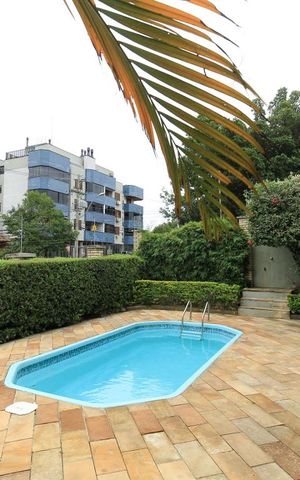 Casa de condomínio à venda com 195m², 3 quartos e 2 vagas Casa de condomínio à venda com 195m², 3 quartos e 2 vagasÁrea comum - Piscina