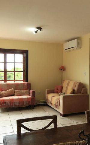 Casa de condomínio à venda com 195m², 3 quartos e 2 vagas Casa de condomínio à venda com 195m², 3 quartos e 2 vagasSala