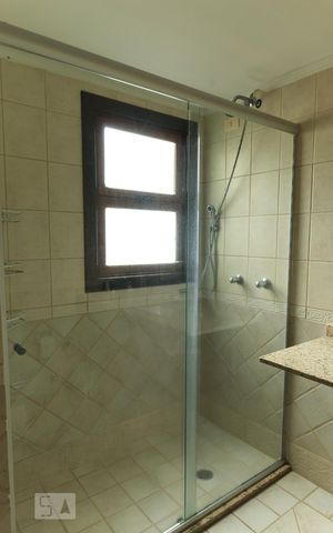 Casa de condomínio à venda com 195m², 3 quartos e 2 vagas Casa de condomínio à venda com 195m², 3 quartos e 2 vagasBanheiro