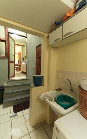 Casa de condomínio à venda com 195m², 3 quartos e 2 vagas Casa de condomínio à venda com 195m², 3 quartos e 2 vagasÁrea de serviço