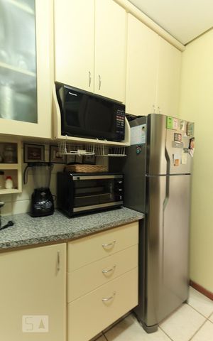 Casa de condomínio à venda com 195m², 3 quartos e 2 vagas Casa de condomínio à venda com 195m², 3 quartos e 2 vagasCozinha
