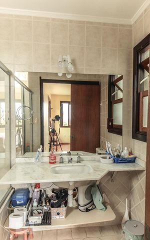 Casa de condomínio à venda com 195m², 3 quartos e 2 vagas Casa de condomínio à venda com 195m², 3 quartos e 2 vagasBanheiro da suíte