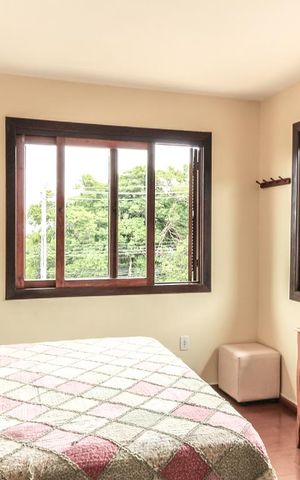 Casa de condomínio à venda com 195m², 3 quartos e 2 vagas Casa de condomínio à venda com 195m², 3 quartos e 2 vagasSuíte