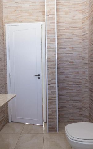 Casa à venda com 400m², 3 quartos e sem vaga Casa à venda com 400m², 3 quartos e sem vagaBanheiro