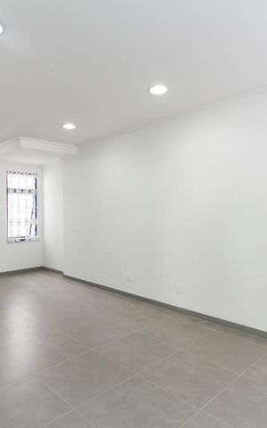 Casa à venda com 400m², 3 quartos e sem vaga Casa à venda com 400m², 3 quartos e sem vagaSala